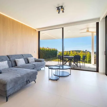 Valley Dream - Garden With Private Infinity Pool And Large Terrace, Higueron, *